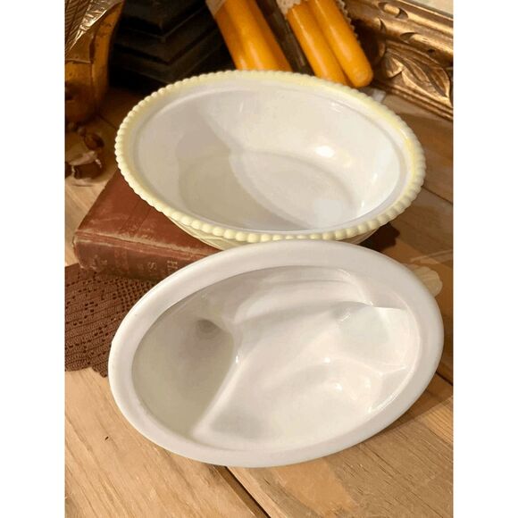 Vintage Westmoreland Mould Cream-Painted Milk Glass Large Hen on Nest – Red Acce - Picture 2 of 6